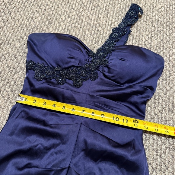 Cache Blue Sleeveless One Shoulder Cut Out Split Floral Satin Midi Dress - Picture 4 of 7